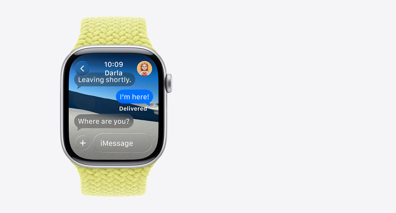 Hopeanvärinen Apple Watch, talvionsininen ranneke, näytön läpikuultavassa viestissä lukee Where are you?, alla älykkään toiminnon ehdotus sijainnin jakamisesta tunnin ajaksi