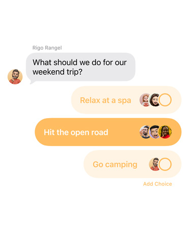 Närbild av den nya omröstningsfunktionen i appen Meddelanden där deltagarna i en gruppchatt röstar om vart de ska åka på weekendresa